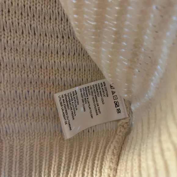 Kimchi Blue Cream Long sleeve lightweight Sweater. Junior Size M. - Picture 4 of 5